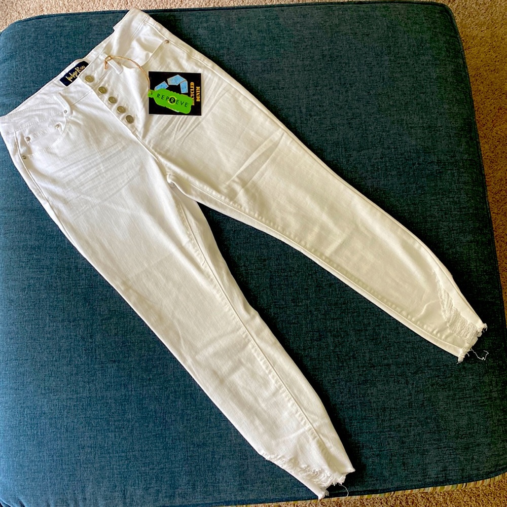 Brand NWT Indigo Rein mid rise jeans